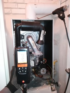 Газовый котел Вайлант - техническое обслуживание, открытая панель, фото 2 - компания Kotlov